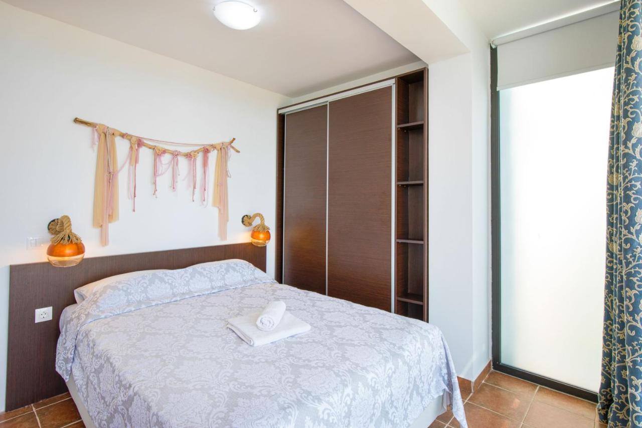 Kalma Villa Ena Nea Moudania Esterno foto
