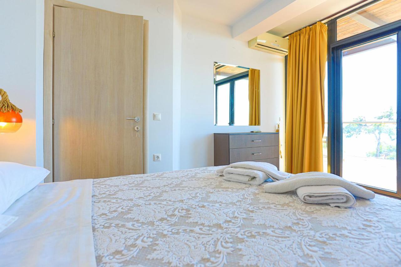 Kalma Villa Ena Nea Moudania Esterno foto