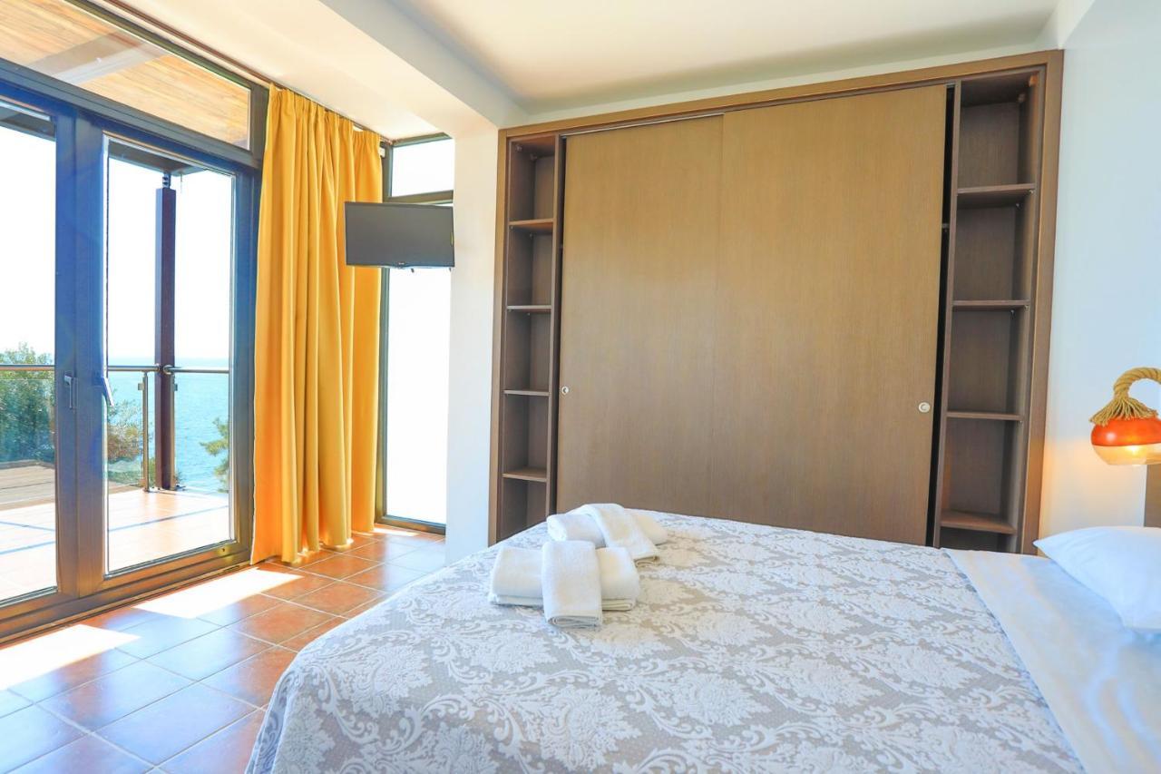 Kalma Villa Ena Nea Moudania Esterno foto